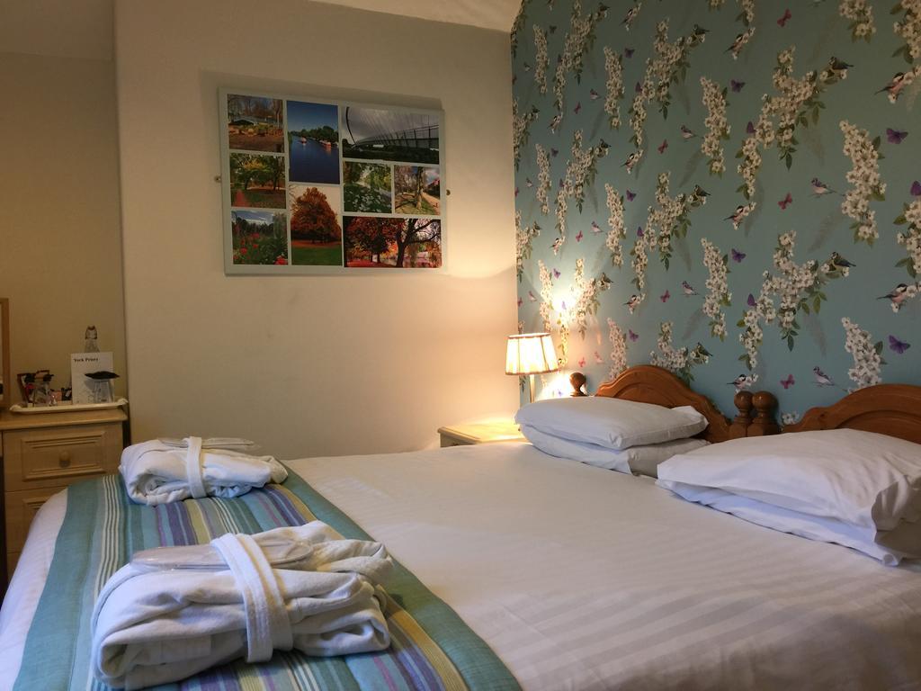The York Priory Hotel Esterno foto